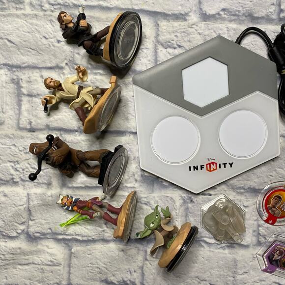 15 Piece Disney Infiniti Star Wars Bundle - Picture 2 of 5